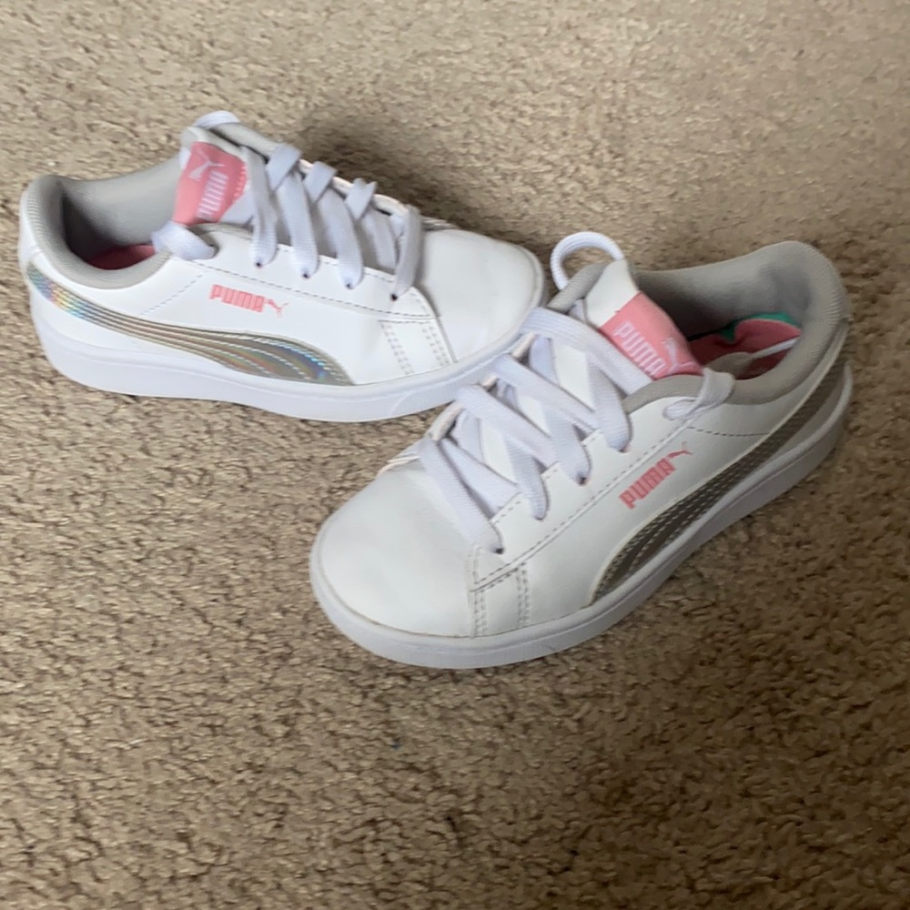 Girl pumas